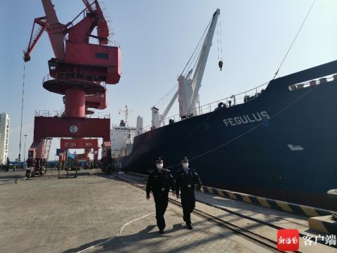 海南今年首艘冷冻罗非鱼出口船舶顺利出境